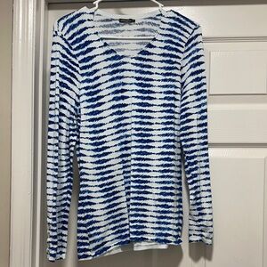 Chic Blue and White V-Neck Sweater